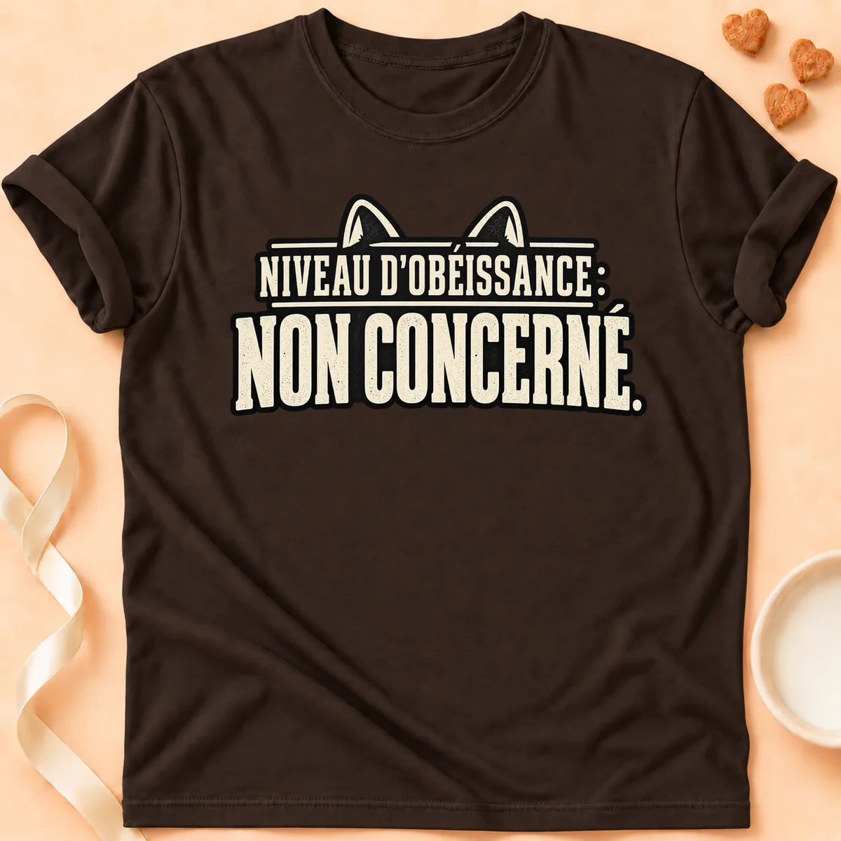 T-shirt chat Patoume – T-shirt Niveau d’obéissance – Chocolat