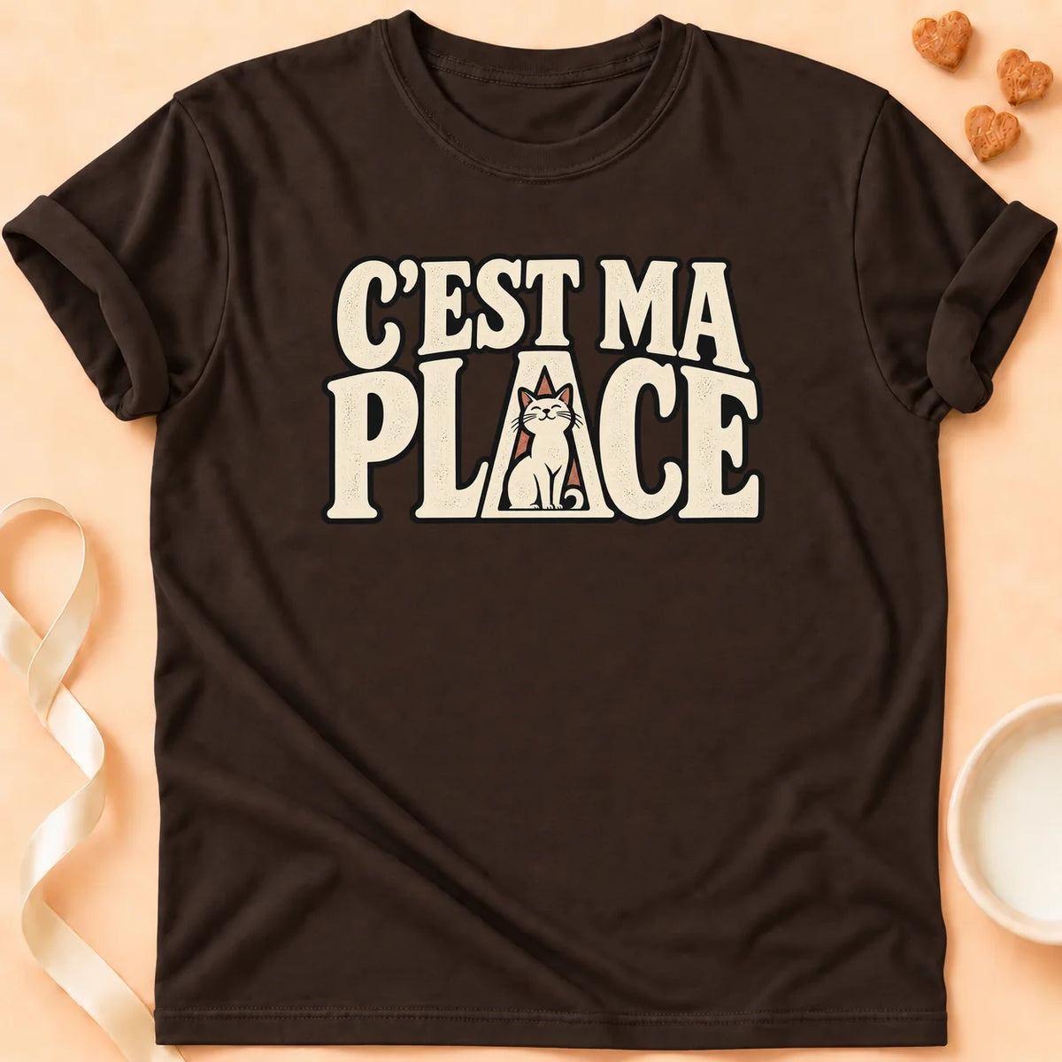 T-shirt chat Patoume – T-shirt C’est ma place – Chocolat