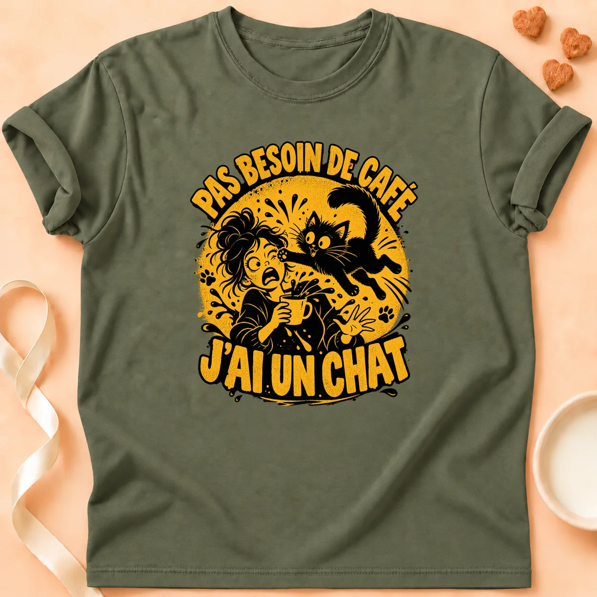 T-shirt chat Patoume – T-shirt Pas besoin de café – Vert kaki