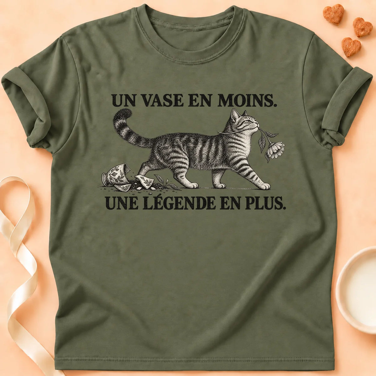T-shirt chat Patoume – T-shirt Un vase en moins – Vert kaki