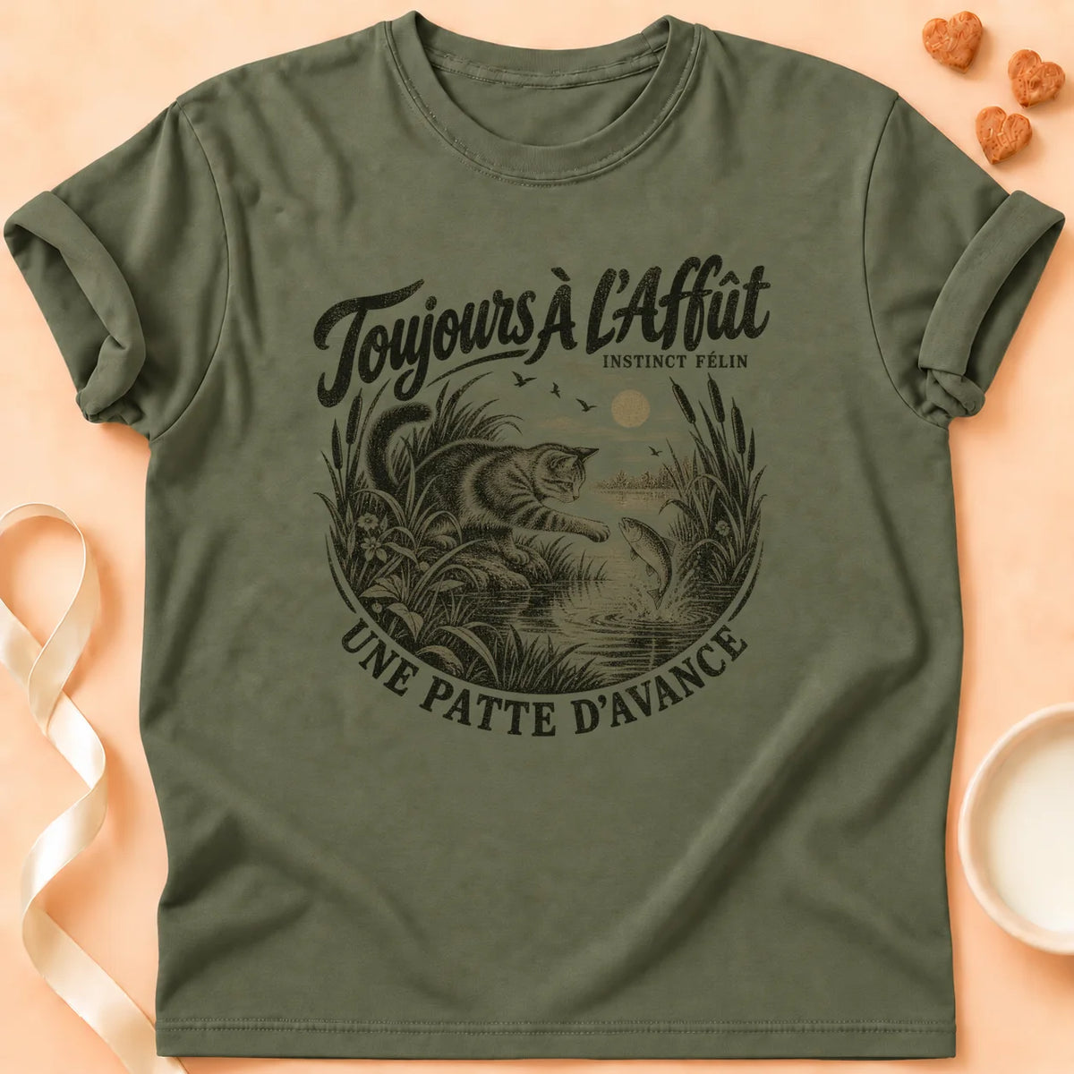 T-shirt chat Patoume – T-shirt Toujours a l’affut – Vert kaki