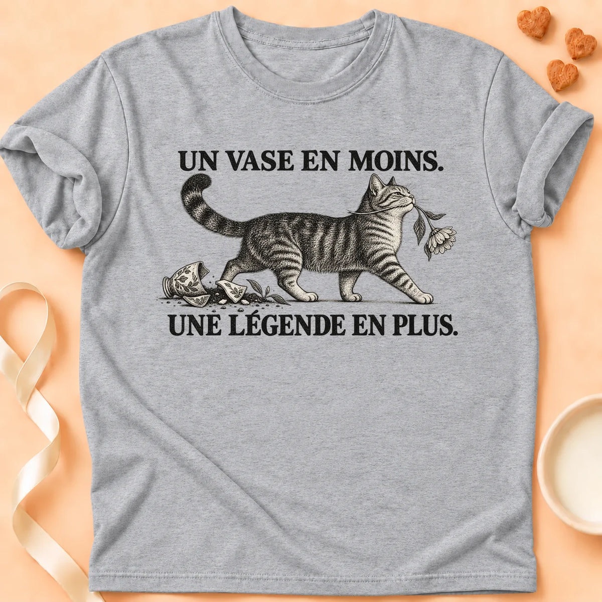 T-shirt chat Patoume – T-shirt Un vase en moins – Gris