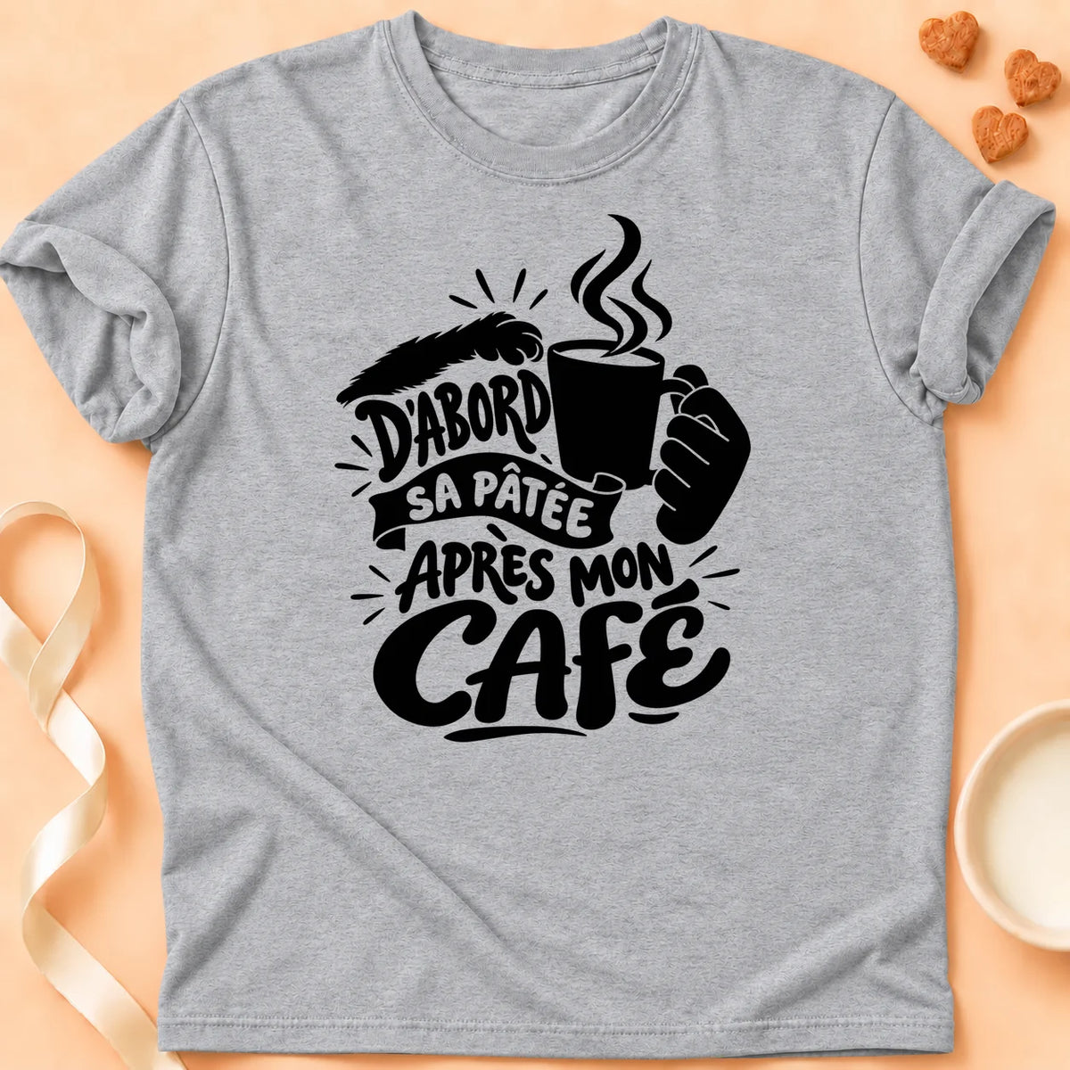 T-shirt chat Patoume – T-shirt D’abord sa pâtée – Gris