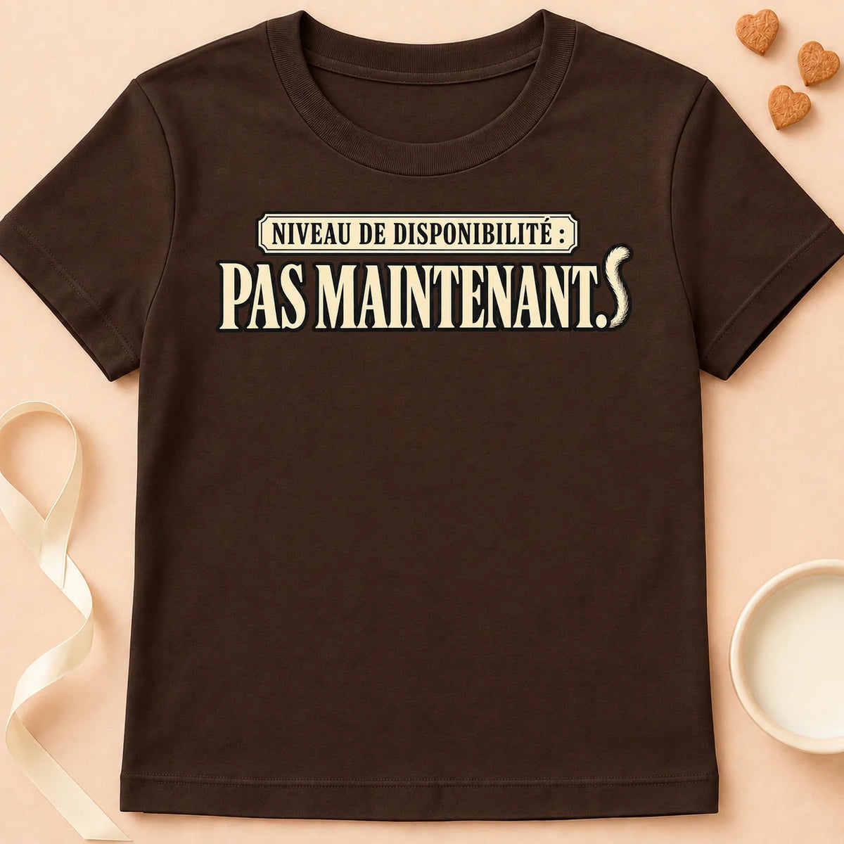 T-shirt chat Patoume – T-shirt Niveau de disponibilité – Chocolat